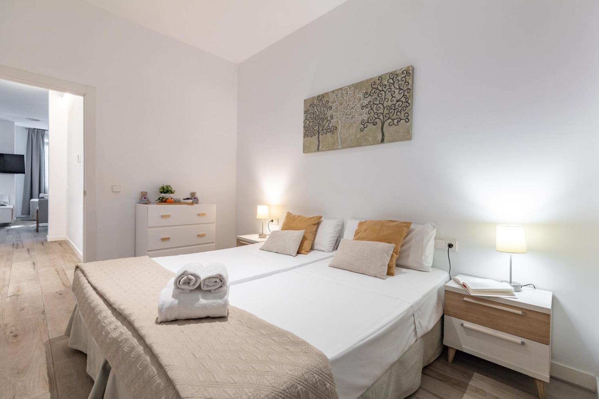 Travel Habitat Ayuntamiento Apartment Valencia Exterior photo